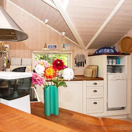 6 Person In Ansager-by Traum *