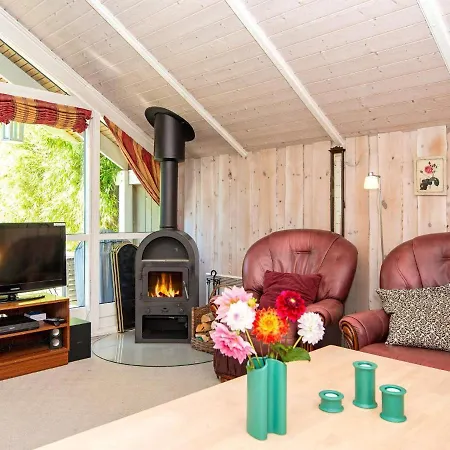 6 Person In Ansager-by Traum *