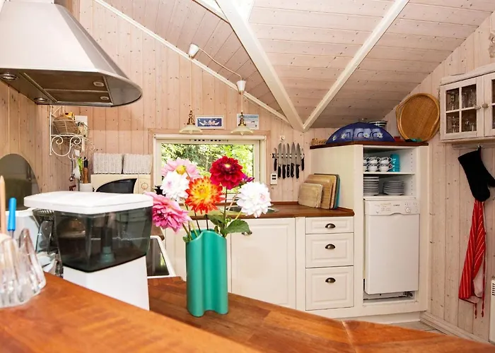 6 Person In Ansager-by Traum *